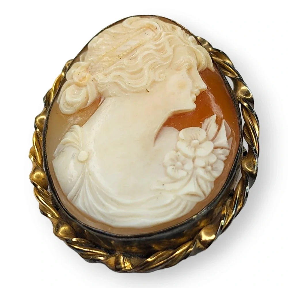 Vintage Gold Tone Shell‎ Cameo Women with Flowers Brooch Pin